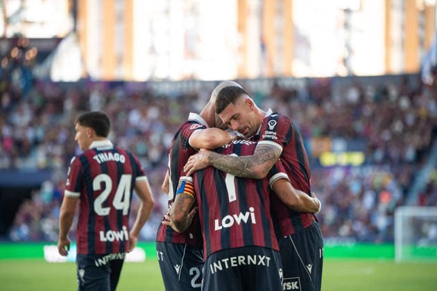 August 29, 2026, Valencia, Alicante, Spain: VALENCIA, SPAIN - AUGUST 29: 7 ROGER BRUGUE celebrates his goal with 20 ORIOL REY and 4 ADRIAN DE LA FUENTE DELA against during the match between Levante UD and Real Betis, from LaLiga EASports, matchweek 3, disputed at the Ciutat de Valencia, Valencia Valencia Spain - ZUMAc290 20260829_zsp_c290_038 Copyright: xJordixCantox