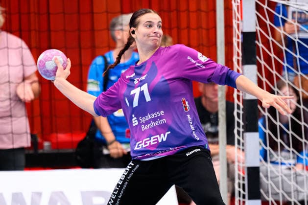 Neckarsulm: HBF - Sportunion Neckarsulm - HSG Bensheim Auerbach Torhueterin Melanie Halter (Bensheim) Neckarsulm Ballei Baden-Württemberg Deutschland