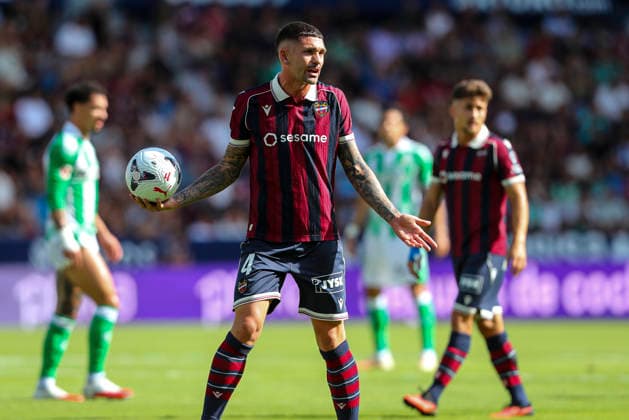August 29, 2026, Valencia, Valencia, SPAIN: Adrian Dela of Levante UD protests during the Spanish league, LaLiga EA Sports, football match played between Levante UD and Real Betis Balompie at Ciutat de Valencia stadium on August 29, 2026, in Valencia, Spain. Valencia SPAIN - ZUMAa181 20260829_zaa_a181_080 Copyright: xIvanxTerronx