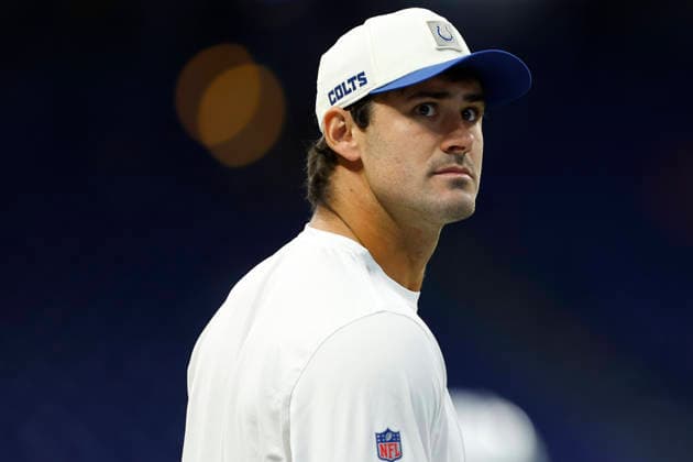 INDIANAPOLIS, IN - AUGUST 29: Indianapolis Colts quarterback Daniel Jones (17) watches the on field action during pregame warm ups prior to the start of a NFL, American Football Herren, USA preseason game between the Detroit Lions and the Indianapolis Colts on August 29, 2026 at Lucas Oil Stadium in Indianapolis, IN. (Photo by Jeffrey Brown Icon Sportswire) NFL: AUG 29 Lions at Colts EDITORIAL USE ONLY Icon082926001