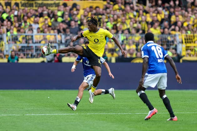 29.08.2026, GER, Fussball, Herren, Bundesliga , Saison 2026 2027, Borussia Dortmund - Hamburger SV Joane Gadou (BVB) in Aktion am Ball, Einzelaktion Dortmund Signal-Iduna Park Nordrhein-Westfalen Deutschland *** August 29, 2026, GER, Soccer, Men s, Bundesliga, 2026–2027 Season, Borussia Dortmund vs. Hamburger SV, Joane Gadou, BVB in action with the ball, individual play, Dortmund, Signal Iduna Park, North Rhine-Westphalia, Germany Copyright: xAdrianxSchlüterx