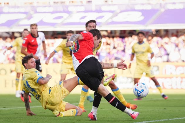 FiorentinaÕs Maat Mastrantuono fights for the ball with FrosinoneÕs Filippo Calo during the Serie A soccer match between Fiorentina and Frosinone at the Artemio Franchi Stadium in Florence, north Italy - Saturday, August 29, 2026 -  Copyright: xMassimoxPaolone LaPressex