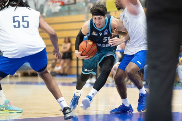 29.08.2026, xhfmx, Basketball Testspiel, Frankfurt Skyliners - MLP Academics Heidelberg Ryan Acridacano (Skyliners Frankfurt) setzt sich gegen einen Gegenspieler durch Frankfurt