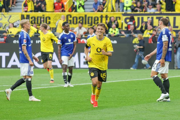 29.08.2026, xgrfx, Fussball 1.Bundesliga, Borussia Dortmund - Hamburger SV v.l. Tor, Konstantinos Karetsas zum 2:0 (Borussia Dortmund) (DFL DFB REGULATIONS PROHIBIT ANY USE OF PHOTOGRAPHS as IMAGE SEQUENCES and or QUASI-VIDEO) Dortmund *** August 29, 2026, xgrfx, Soccer, Bundesliga 1, Borussia Dortmund vs. Hamburger SV, goal, Konstantinos Karetsas, 2–0 Borussia Dortmund. DFL and DFB regulations prohibit any use of photographs as image sequences and or quasi-video. Dortmund