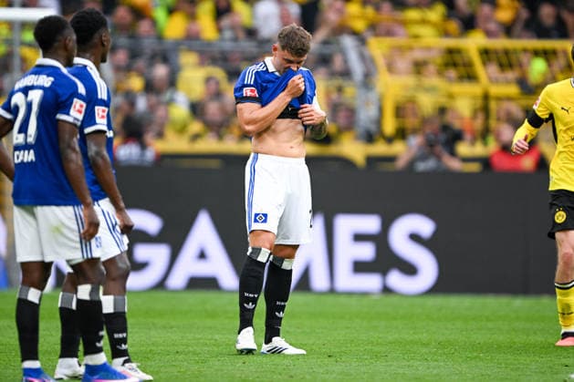 1. Bundesliga 26 27 - Borussia Dortmund - Hamburger SV am 29.08.2026 an der Bremer Brücke in Osnabrück Nicolai Remberg (Hamburg) unzufrieden, enttäuscht, enttaeuscht, niedergeschlagen. *** 1 Bundesliga 26 27 Borussia Dortmund vs. Hamburger SV on August 29, 2026, at Bremer Brücke in Osnabrück Nicolai Remberg Hamburg: dissatisfied, disappointed, disheartened, dejected MT