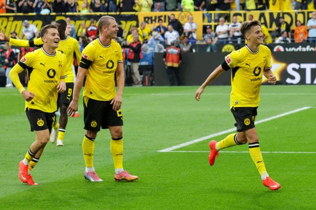 29.08.2026, xgrfx, Fussball 1.Bundesliga, Borussia Dortmund - Hamburger SV v.l. Tor, Konstantinos Karetsas zum 2:0 (Borussia Dortmund) (DFL DFB REGULATIONS PROHIBIT ANY USE OF PHOTOGRAPHS as IMAGE SEQUENCES and or QUASI-VIDEO) Dortmund *** August 29, 2026, xgrfx, Soccer, Bundesliga 1, Borussia Dortmund vs. Hamburger SV, goal, Konstantinos Karetsas, 2–0 Borussia Dortmund. DFL and DFB regulations prohibit any use of photographs as image sequences and or quasi-video. Dortmund