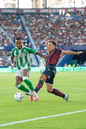 August 29, 2026, Valencia, Alicante, Spain: VALENCIA, SPAIN - AUGUST 29: 8 OLASAGASTI fight the ball in front of 4 NATAN BERNARDO DE SOUZA during the match between Levante UD and Real Betis, from LaLiga EASports, matchweek 3, disputed at the Ciutat de Valencia, Valencia Soccer 2026: Levante UD Vs Real Betis  - ZUMAc290 20260829_zsp_c290_039 Copyright: xJordixCantox