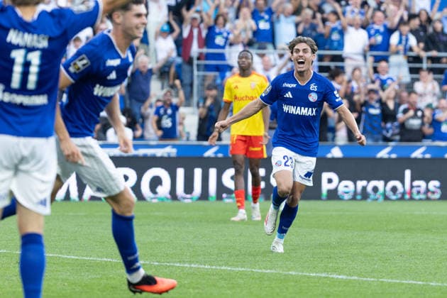 Diogo Lobao Sousa celebrating seen during Ligue 1 26 27 game between teams of RSC Strasbourg and RC Lens at Stade de la Meinau (Benjamin Faes Ball Raw Images) Strasbourg Stade de la Meinau France Copyright: xBenjaminxFaesx 0W4A4391