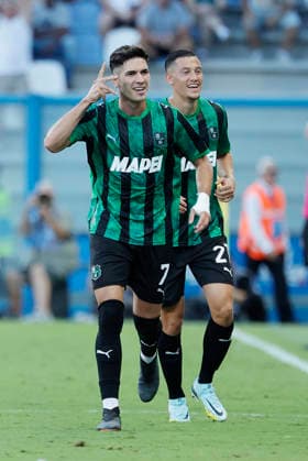 August 29, 2026, Reggio Emilia, REGGIO EMILIA: Sassuolo s Cristian Volpato jubilates with his teammate Jay Idzes after scoring the goal during the Italian Serie A soccer match US Sassuolo vs Torino FC at Mapei Stadium in Reggio Emilia, Italy, 29 August 2026. ANSA SERENA CAMPANINI. Soccer: Serie A; Sassuolo-Torino  - ZUMAa110 20260829_zaf_a110_010 Copyright: xSerenaxCampaninix