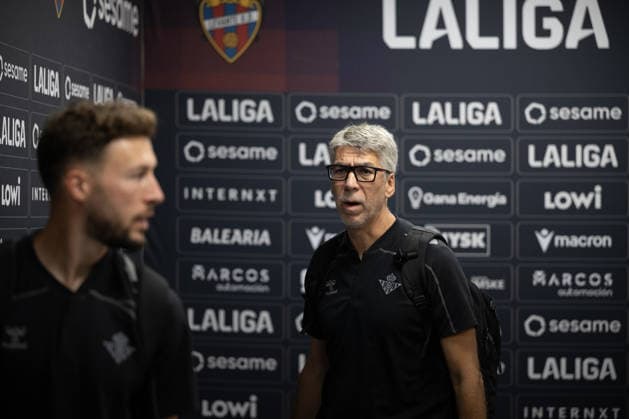 ESP: LaLiga EA Sports UD Levante v Real Betis arriving at the stadium before LaLiga EA Sports, between UD Levante v Real Betis played at Ciudad de Valencia Stadium in Valencia on August 29, 2026 in Spain; Valencia Spain Futbol Copyright: xAgenciaxLOFx