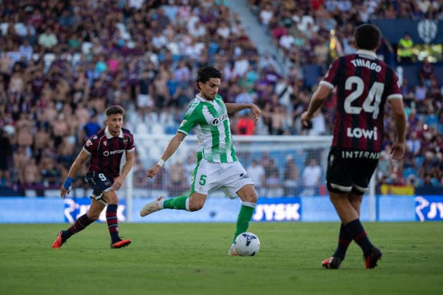 ESP: LaLiga EA Sports UD Levante v Real Betis Marc Bartra Aregall of Real Betis during LaLiga EA Sports, between UD Levante v Real Betis played at Ciudad de Valencia Stadium in Valencia on August 29, 2026 in Spain; Valencia Spain Futbol Copyright: xAgenciaxLOFx