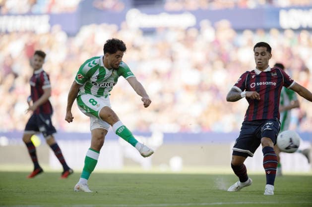 ESP: LaLiga EA Sports UD Levante v Real Betis Pablo Fornals Malla of Real Betis during LaLiga EA Sports, between UD Levante v Real Betis played at Ciudad de Valencia Stadium in Valencia on August 29, 2026 in Spain; Valencia Spain Futbol Copyright: xAgenciaxLOFx