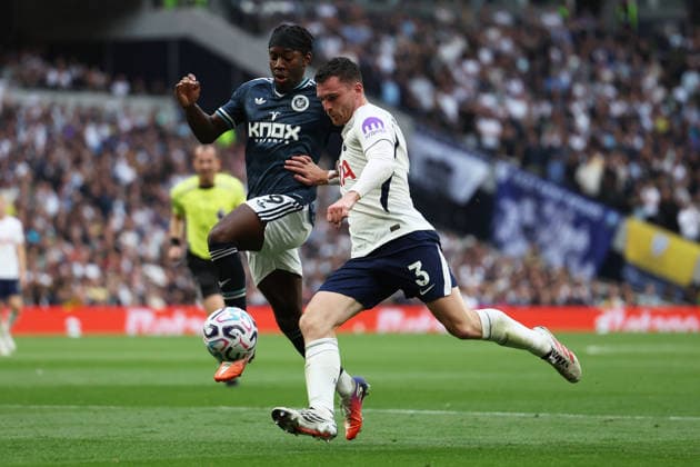 Tottenham Hotspur v Newcastle United, Premier League Andy Robertson of Tottenham Hotspur attempts to cross the ball during the Tottenham Hotspur v Newcastle United Premier League match at the Tottenham Hotspur Stadium, London, England on 29 August 2026 Credit: Tiego Grenho Every Second Media Editorial use only. All images are copyright Every Second Media Limited. No images may be reproduced without prior permission. All rights reserved. Premier League and Football League images are subject to licensing agreements with Football DataCo Limited. see https: www.football-dataco.com Copyright: xIMAGO EveryxSecondxMediax ESM-2123-0023 TiegoxGrenhox xEveryxSecondxMediax