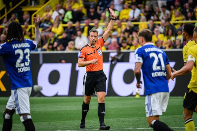 Fußball I Saison 2026-2027 I Bundesliga I 1. Spieltag I Borussia Dortmund - Hamburger SV I 29.08.2026 Felix Zwayer (Schiedsrichter) Dortmund Signal-Iduna-Park Nordrhein-Westfalen Deutschland *** Soccer I 2026–2027 Season I Bundesliga I Matchday 1 I Borussia Dortmund vs. Hamburger SV I August 29, 2026 Felix Zwayer, Referee, Dortmund, Signal Iduna Park, North Rhine-Westphalia, Germany Copyright: xLobecax xHenningxRohlfsx