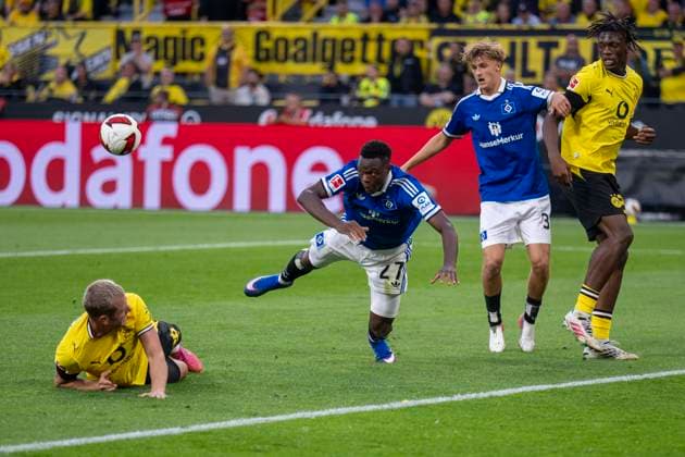 29.08.2026: Fußball, 1. Bundesliga: Borussia Dortmund - Hamburger SV, im Signal-Iduna-Park. Patson Daka (Hamburger SV) mit Kopfball. WICHTIGER HINWEIS: Gemäß den Vorgaben der DFL und des DFB ist es untersagt, in dem Stadion und oder vom Spiel angefertigte Fotoaufnahmen in Form von Sequenzbildern und oder videoähnlichen Fotostrecken zu verwerten bzw. verwerten zu lassen. *** August 29, 2026: Soccer, Bundesliga 1: Borussia Dortmund vs. Hamburger SV at Signal Iduna Park; Patson Daka (Hamburger SV) scores with a header. IMPORTANT NOTICE: In accordance with DFL and DFB regulations, it is prohibited to use or allow the use of photographs taken in the stadium and or during the game in the form of sequential images and or video-like photo series Copyright: xDavidxInderliedx