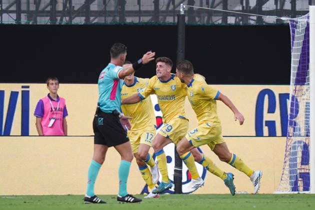 Frosinone™s Anthony Bracaglia celebrates after scoring the 0-2 goal for his team during the Serie A soccer match between Fiorentina and Frosinone at the Artemio Franchi Stadium in Florence, north Italy - Saturday, August 29, 2026 -  Copyright: xMassimoxPaolone LaPressex