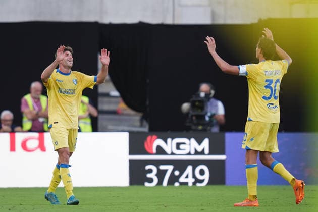 Frosinone™s Anthony Bracaglia celebrates with Frosinone™s Ilario Monterosi after scoring the 0-2 goal for his team during the Serie A soccer match between Fiorentina and Frosinone at the Artemio Franchi Stadium in Florence, north Italy - Saturday, August 29, 2026 -  Copyright: xMassimoxPaolone LaPressex