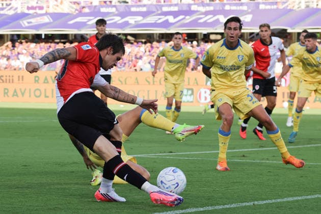 ACF Fiorentina v Frosinone Calcio - Campionato Serie A Franco Mastantuono of ACF Fiorentina in action during of ACF Fiorentina in action during the Italian Serie A football match between ACF Fiorentina and Frosinone Calcio , on August 29 ,2026 at the Artemio-Franchi stadium in Florence. Firenze FI Italy  Copyright: xAndreaxMartinix originalFilename:martini-acffiore260829_np7Hu.jpg