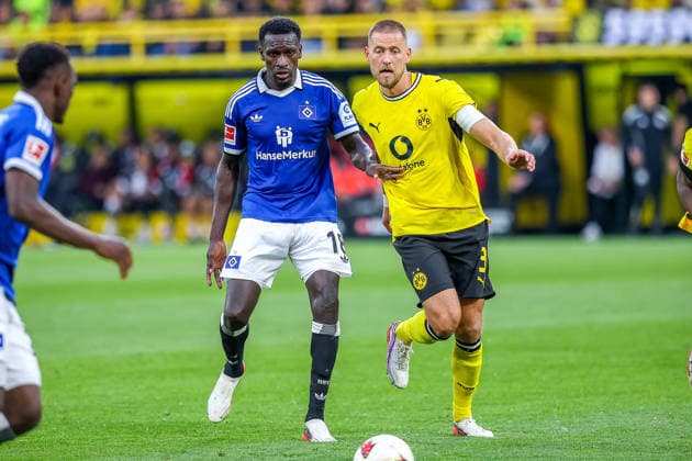 2026.08.29, xkwix, Fußball, Bundesliga, Borussia Dortmund - Hamburger SV, Signal Iduna Park, 1.Spieltag, Saison 2026 2027: Bakery Jatta (Hamburger SV 18) im Zweikampf gegen Waldemar Anton (Borussia Dortmund 3) DFB regulations prohibit any use of photographs as image sequences and or quasi-video. Photo: xKamilxWilkowskixPressefotoKochx Nordrhein-Westfalen Deutschland *** August 29, 2026, xkwix, Soccer, Bundesliga, Borussia Dortmund vs. Hamburger SV, Signal Iduna Park, Matchday 1, 2026–2027 season: Bakery Jatta (Hamburger SV) 18 in a tackle against Waldemar Anton (Borussia Dortmund) 3. DFB regulations prohibit any use of photographs as image sequences and or quasi-video. Photo: xKamilxWilkowskixPressefotoKochx, North Rhine-Westphalia, Germany