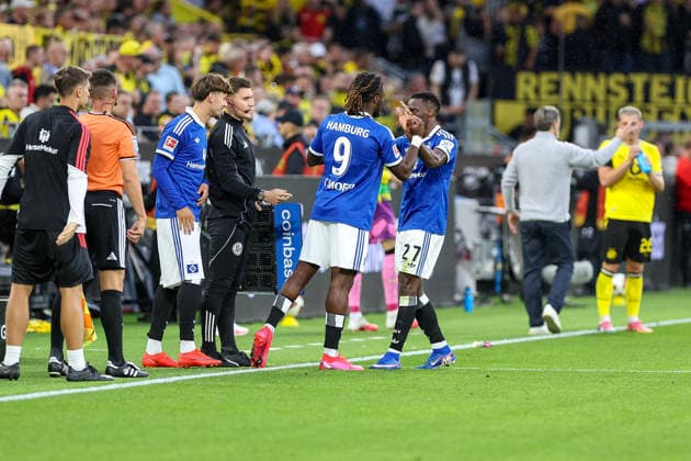 29.08.2026, GER, Fussball, Herren, Bundesliga , Saison 2026 2027, Borussia Dortmund - Hamburger SV Otto Stange (HSV) und Terem Moffi (HSV) werden eingewechselt Dortmund Signal-Iduna Park Nordrhein-Westfalen Deutschland *** August 29, 2026, GER, Soccer, Men s, Bundesliga, 2026–2027 Season, Borussia Dortmund vs. Hamburger SV; Otto Stange (HSV) and Terem Moffi (HSV) enter the game as substitutes; Dortmund, Signal Iduna Park, North Rhine-Westphalia, Germany Copyright: xAdrianxSchlüterx