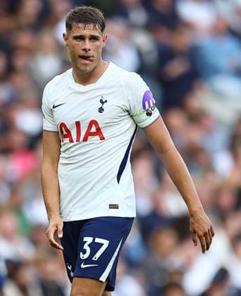 Micky van de Ven of Tottenham Hotspur Tottenham Hotspur v Newcastle United, Premier League Football, Football, Tottenham Hotspur Stadium, London, UK - 29 Aug 2026London Tottenham Hotspur Stadium United Kingdom EDITORIAL USE ONLY No use with unauthorised audio, video, data, fixture lists, club league logos or live services. Online in-match use limited to 120 images, no video emulation. No use in betting, games or single club league player publications. Copyright: xMichaelxZemanek Shutterstockx 17119028ax