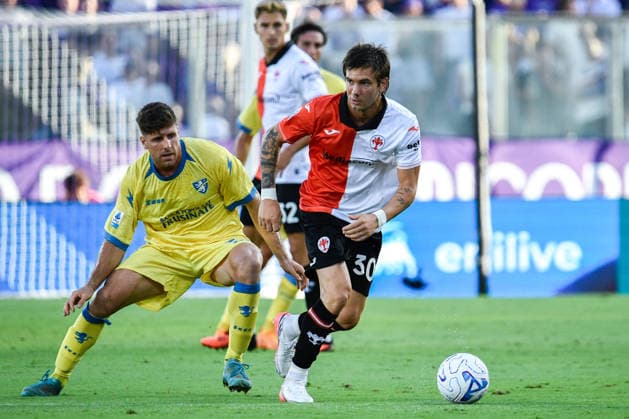 IPA87905653 - Franco Mastantuono (Fiorentina) in action during the ACF Fiorentina vs. Frosinone Calcio Serie A soccer match in Florence, Italy, on August 29, 2026  Copyright: xFabioxFagiolini IPAxSportx xx 87905653