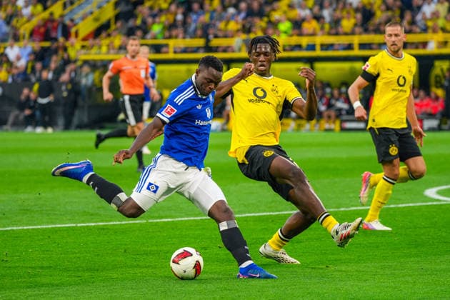 Patson Daka (Hamburger SV, 27), Joane Gadou (Borussia Dortmund, 22), Deutschland: Fussball, Bundesliga, Saison 2026 27, 1. Spieltag, 29.08.2026, Borussia Dortmund vs Hamburger SV, Signal-Iduna-Park (Dortmund, Nordrhein-Westfalen) *** Patson Daka, Hamburger SV, 27; Joane Gadou, Borussia Dortmund, 22; German Soccer, Bundesliga, 2026–27 Season, Matchday 1, August 29, 2026, Borussia Dortmund vs. Hamburger SV, Signal Iduna Park, Dortmund, North Rhine-Westphalia Copyright: xLeonxFrickx
