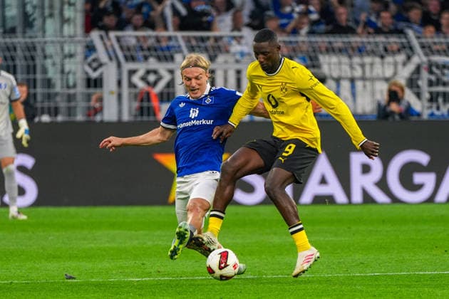 Sebastiaan Bornauw (Hamburger SV, 33), Serhou Guirassy (Borussia Dortmund, 9), Deutschland: Fussball, Bundesliga, Saison 2026 27, 1. Spieltag, 29.08.2026, Borussia Dortmund vs Hamburger SV, Signal-Iduna-Park (Dortmund, Nordrhein-Westfalen) *** Sebastiaan Bornauw, Hamburger SV, 33; Serhou Guirassy, Borussia Dortmund, 9; German soccer, Bundesliga, 2026–27 season, Matchday 1, August 29, 2026, Borussia Dortmund vs. Hamburger SV, Signal Iduna Park, Dortmund, North Rhine-Westphalia Copyright: xLeonxFrickx