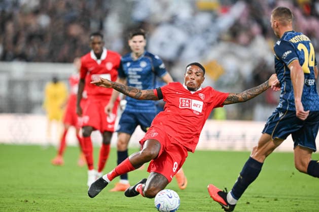Monza s Folorunsho Michael in action during the Serie A soccer match between AC Monza and Udinese Calcio the Brianteo Stadium in Monza, north Italy - August 29, 2026. - Soccer.  Copyright: xTizianoxBellabio LaPressex