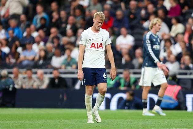Jan Paul van Hecke of Tottenham Hotspur dejected during the match Tottenham Hotspur v Newcastle United, Premier League, Football, Tottenham Hotspur Stadium, London, UK, 29 08 2026, England - 29 Aug 2026London Tottenham Hotspur Stadium England United Kingdom EDITORIAL USE ONLY No use with unauthorised audio, video, data, fixture lists, club league logos or live services. Online in-match use limited to 120 images, no video emulation. No use in betting, games or single club league player publications. Copyright: xHanc WiredxPhotos Shutterstockx 17124807bh