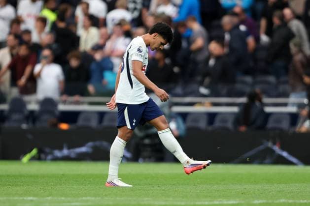 Mateus Fernandes of Tottenham Hotspur dejected after the match Tottenham Hotspur v Newcastle United, Premier League, Football, Tottenham Hotspur Stadium, London, UK, 29 08 2026, England - 29 Aug 2026London Tottenham Hotspur Stadium England United Kingdom EDITORIAL USE ONLY No use with unauthorised audio, video, data, fixture lists, club league logos or live services. Online in-match use limited to 120 images, no video emulation. No use in betting, games or single club league player publications.  Copyright: xHanc WiredxPhotos Shutterstockx 17124807bn