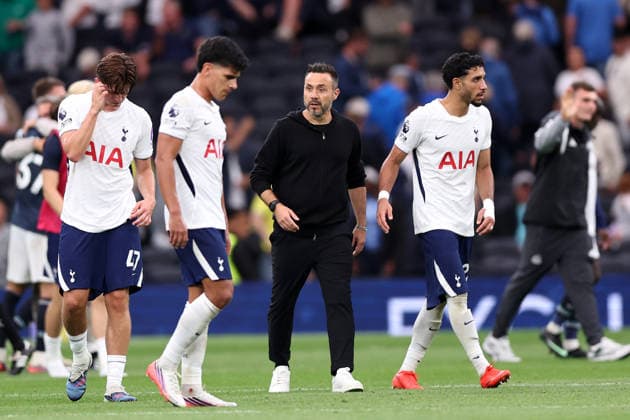 London, England, 29th August 2026. Roberto De Zerbi manager of Tottenham Hotspur looks on dejected at the final whistle during the Tottenham Hotspur vs Newcastle United Premier League match at the Tottenham Hotspur Stadium, London. Picture credit should read: David Klein Sportimage EDITORIAL USE ONLY. No use with unauthorised audio, video, data, fixture lists, club league logos or live services. Online in-match use limited to 120 images, no video emulation. No use in betting, games or single club league player publications. SPI_052_DK_Spurs_Newcastle SPI-4941-0050