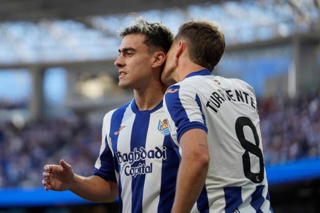 Ander Barrenetxea of Real Sociedad seen in action during the La Liga EA Sports football match between Real Sociedad and RCD Espanyol de Barcelona at Estadio Anoeta on August 29, 2026 in San Sebastian, Spain. (Mickael Ducint Ball Raw Images) San Sebastian Estadio Anoeta Spain Copyright: xMickaelxDucintx mickaelducint_RealSociedad_Espanyol368