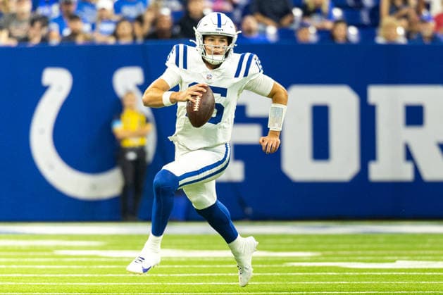 Aug 29, 2026; Indianapolis, Indiana, USA; Indianapolis Colts quarterback Riley Leonard (15) runs with the ball during NFL, American Football Herren, USA preseason game action against the Detroit Lions at Lucas Oil Stadium. Mandatory Credit: -Cal Media NFL 2026: Lions Vs Colts AUG 29  - ZUMAc04_ 20260829_zma_c04_001 Copyright: xJohnxMersitsx