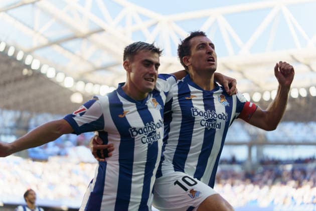 Mikel Oyarzabal of Real Sociedad and Ander Barrenetxea of Real Sociedad celebrating goal seen in action during the La Liga EA Sports football match between Real Sociedad and RCD Espanyol de Barcelona at Estadio Anoeta on August 29, 2026 in San Sebastian, Spain. (Mickael Ducint Ball Raw Images) San Sebastian Estadio Anoeta Spain Copyright: xMickaelxDucintx mickaelducint_RealSociedad_Espanyol366