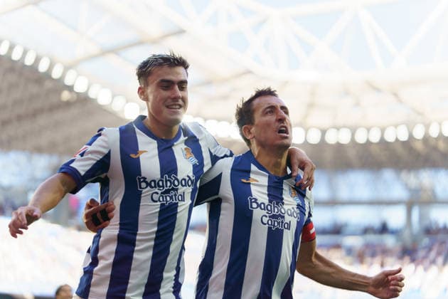 Mikel Oyarzabal of Real Sociedad and Ander Barrenetxea of Real Sociedad celebrating goal seen in action during the La Liga EA Sports football match between Real Sociedad and RCD Espanyol de Barcelona at Estadio Anoeta on August 29, 2026 in San Sebastian, Spain. (Mickael Ducint Ball Raw Images) San Sebastian Estadio Anoeta Spain Copyright: xMickaelxDucintx mickaelducint_RealSociedad_Espanyol365