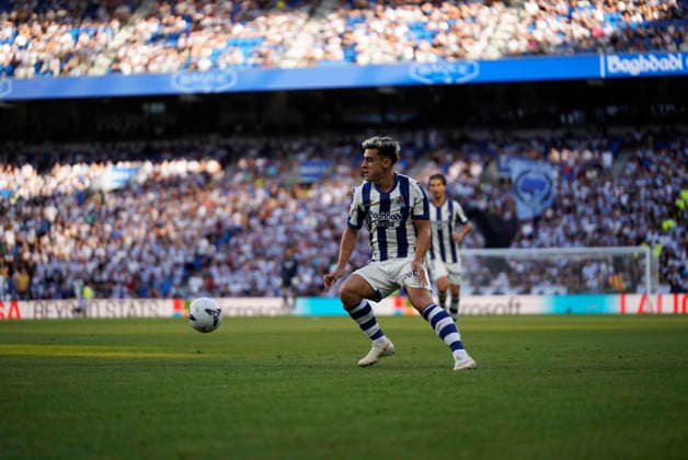 Ander Barrenetxea of Real Sociedad seen in action during the La Liga EA Sports football match between Real Sociedad and RCD Espanyol de Barcelona at Estadio Anoeta on August 29, 2026 in San Sebastian, Spain. (Mickael Ducint Ball Raw Images) San Sebastian Estadio Anoeta Spain Copyright: xMickaelxDucintx mickaelducint_RealSociedad_Espanyol377