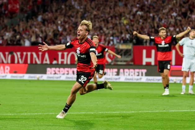 Tim Janisch 32 (1FC Nuernberg) jubelt nach seinem Tor zum 2:0, Freude, Emption, Jubel, 1. FC Nuernberg vs. DSC Arminia Bielefeld, Fussball, Maenner, 2. Bundesliga, Saison 2026 2027, Hinrunde, 3. Spieltag, 29.08.2026 DFB regulations prohibit any use of photographs as image sequences and or quasi-video Nuernberg Bayern Deutschland *** Tim Janisch, 32, of 1. FC Nuremberg celebrates after scoring the goal that made it 2–0—joy, emotion, celebration—1. FC Nuremberg vs. DSC Arminia Bielefeld, soccer, men’s, 2. Bundesliga, 2026–2027 season, First Half of the Season, Matchday 3, August 29, 2026. DFB regulations prohibit any use of photographs as image sequences and or quasi-video. Nuremberg, Bavaria, Germany Copyright: xkolbert-press MartinxAgüerax