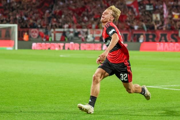 Tim Janisch 32 (1FC Nuernberg) jubelt nach seinem Tor zum 2:0, Freude, Emption, Jubel, 1. FC Nuernberg vs. DSC Arminia Bielefeld, Fussball, Maenner, 2. Bundesliga, Saison 2026 2027, Hinrunde, 3. Spieltag, 29.08.2026 DFB regulations prohibit any use of photographs as image sequences and or quasi-video Nuernberg Bayern Deutschland *** Tim Janisch, 32, of 1. FC Nuremberg celebrates after scoring his goal to make it 2–0—joy, emotion, jubilation—1. FC Nuremberg vs. DSC Arminia Bielefeld, soccer, men’s, 2. Bundesliga, 2026–2027 season, First half of the season, Matchday 3, August 29, 2026. DFB regulations prohibit any use of photographs as image sequences and or quasi-video. Nuremberg, Bavaria, Germany Copyright: xkolbert-press MartinxAgüerax