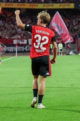 Tim Janisch 32 (1FC Nuernberg) jubelt nach seinem Tor zum 2:0, Freude, Emotion, 1. FC Nuernberg vs. DSC Arminia Bielefeld, Fussball, Maenner, 2. Bundesliga, Saison 2026 2027, Hinrunde, 3. Spieltag, 29.08.2026 DFB regulations prohibit any use of photographs as image sequences and or quasi-video Nuernberg Bayern Deutschland *** Tim Janisch, 32, of 1. FC Nuremberg celebrates after scoring the 2-0 goal; joy, emotion; 1. FC Nuremberg vs. DSC Arminia Bielefeld; soccer; men; 2. Bundesliga; 2026–2027 season, First half of the season, Matchday 3, August 29, 2026. DFB regulations prohibit any use of photographs as image sequences and or quasi-video. Nuremberg, Bavaria, Germany Copyright: xkolbert-press MartinxAgüerax