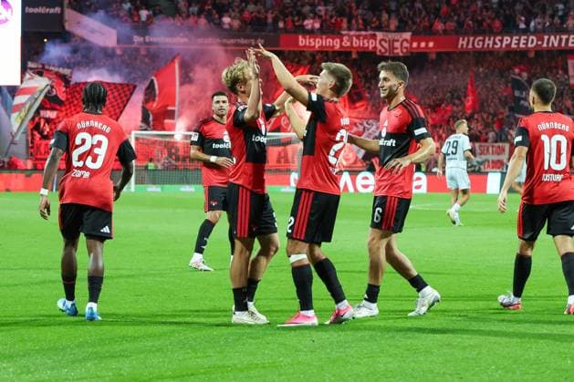 Torjubel (1FC Nuernberg) bei Tim Janisch 32 (1FC Nuernberg), Finn Becker 25 (1FC Nuernberg), Adam Markhiyev 6 (1FC Nuernberg) und Mohamed Ali Zoma 23 (1FC Nuernberg) nach dem, 2:0, 1. FC Nuernberg vs. DSC Arminia Bielefeld, Fussball, Maenner, 2. Bundesliga, Saison 2026 2027, Hinrunde, 3. Spieltag, 29.08.2026 DFB regulations prohibit any use of photographs as image sequences and or quasi-video Nuernberg Bayern Deutschland *** Goal celebration by 1. FC Nuremberg: Tim Janisch (32), 1. FC Nuremberg; Finn Becker (25), 1. FC Nuremberg; Adam Markhiyev (6), 1. FC Nuremberg; and Mohamed Ali Zoma (23), 1. FC Nuremberg, after the 2–0 win, 1 FC Nuremberg vs. DSC Arminia Bielefeld, Soccer, Men’s, 2. Bundesliga, 2026–2027 season, First Half of the Season, Matchday 3, August 29, 2026. DFB regulations prohibit any use of photographs as image sequences and or quasi-video. Nuremberg, Bavaria, Germany Copyright: xkolbert-press MartinxAgüerax