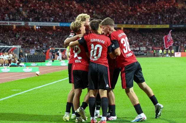 Torjubel (1FC Nuernberg) nach dem 2:0 durch Tim Janisch 32 (1FC Nuernberg), freude, Emotion, 1. FC Nuernberg vs. DSC Arminia Bielefeld, Fussball, Maenner, 2. Bundesliga, Saison 2026 2027, Hinrunde, 3. Spieltag, 29.08.2026 DFB regulations prohibit any use of photographs as image sequences and or quasi-video Nuernberg Bayern Deutschland *** 1. FC Nuremberg celebrates a goal after Tim Janisch s 2-0 goal in the 32nd minute, 1. FC Nuremberg, joy, emotion, 1. FC Nuremberg vs. DSC Arminia Bielefeld, soccer, men, 2. Bundesliga, 2026–2027 season, First Half of the Season, Matchday 3, August 29, 2026. DFB regulations prohibit any use of photographs as image sequences and or quasi-video. Nuremberg, Bavaria, Germany Copyright: xkolbert-press MartinxAgüerax