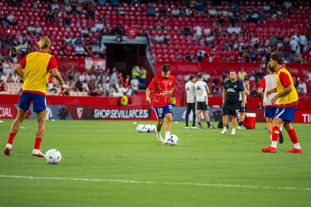 RECORD DATE NOT STATED ESP: LaLiga EA Sports Sevilla FC v Atletico de Madrid Alex Baena of Atletico de Madrid warms up during LaLiga EA Sports, between Sevilla FC v Atletico de Madrid played at Ramon Sanchez-Pizjuan Stadium in Sevilla on August 29, 2026 in Spain Spain Futbol Copyright: xAgenciaxLOFx