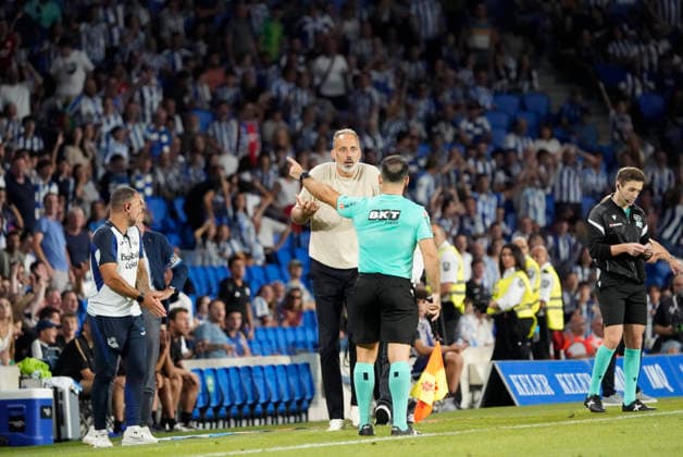 Pellegrino Matarazzo, coach of Real Sociedad seen in action during the La Liga EA Sports football match between Real Sociedad and RCD Espanyol de Barcelona at Estadio Anoeta on August 29, 2026 in San Sebastian, Spain. (Mickael Ducint Ball Raw Images) San Sebastian Estadio Anoeta Spain Copyright: xMickaelxDucintx mickaelducint_RealSociedad_Espanyol413