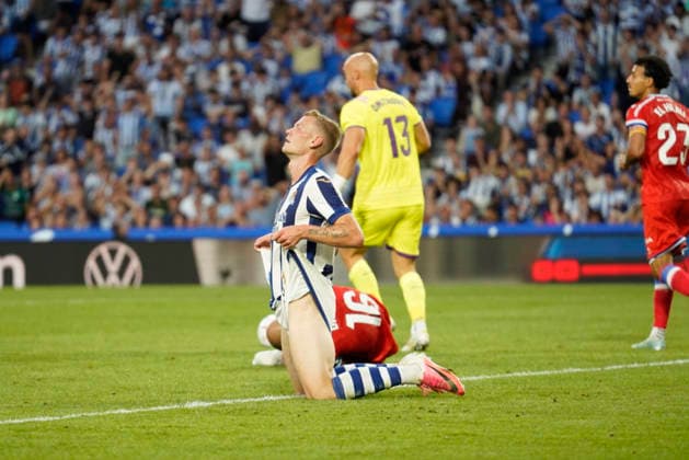 Orri Oskarsson of Real Sociedad seen in action during the La Liga EA Sports football match between Real Sociedad and RCD Espanyol de Barcelona at Estadio Anoeta on August 29, 2026 in San Sebastian, Spain. (Mickael Ducint Ball Raw Images) San Sebastian Estadio Anoeta Spain Copyright: xMickaelxDucintx mickaelducint_RealSociedad_Espanyol425