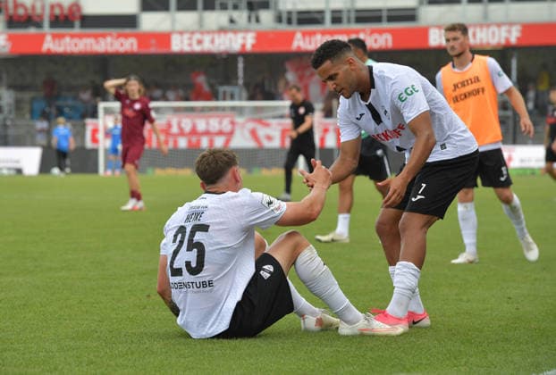 29.08.2026, GER, Fussball, 3.Liga, Saison 2026 2027, 03. Spieltag, Sportclub-Arena, Verl SC Verl - Fortuna Köln 1 : 2 Tim Heike und Amin Farouk (beide SC Verl, v.L.), Aktion, Einzelbild, Quer, Mimik, Gestik, Enttäuscht, Enttäuschung