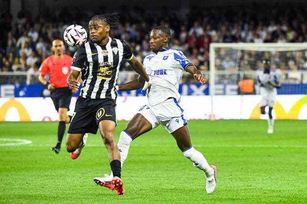 FOOTBALL : AJ Auxerre vs SCO Angers - Ligue 1 - JournÃ e 2 - 29 08 2026 Lamine Sy (AJ Auxerre) Joseph Kalulu (ANGERS SCO) AuxerreFrance  Copyright: xBaptistexAutissierx