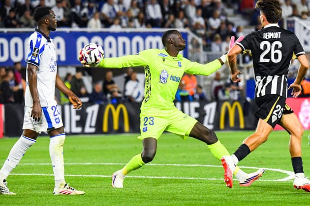 FOOTBALL : AJ Auxerre vs SCO Angers - Ligue 1 - JournÃ e 2 - 29 08 2026 Mamadou Diop (AJ Auxerre) AuxerreFrance  Copyright: xBaptistexAutissierx