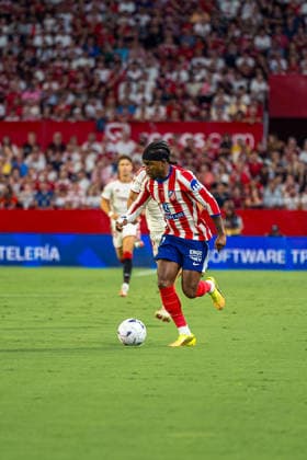 RECORD DATE NOT STATED ESP: LaLiga EA Sports Sevilla FC v Atletico de Madrid Ademola Lookman of Atletico de Madrid in action during LaLiga EA Sports, between Sevilla FC v Atletico de Madrid played at Ramon Sanchez-Pizjuan Stadium in Sevilla on August 29, 2026 in Spain Spain Futbol Copyright: xAgenciaxLOFx