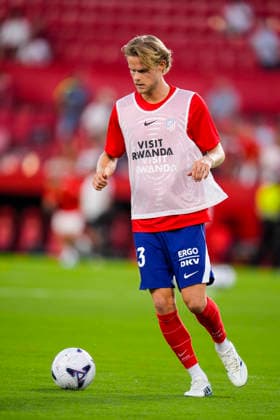 August 29, 2026, Sevilla, Sevilla, Spain: Morten Hjulmand of Atletico de Madrid warms up during the Spanish league, LaLiga EA Sports, football match played between Sevilla FC and Atletico de Madrid at Ramon Sanchez-Pizjuan stadium on August 29, 2026, in Sevilla, Spain. Sevilla Spain - ZUMAa181 20260829_zaa_a181_154 Copyright: xJoaquinxCorcherox